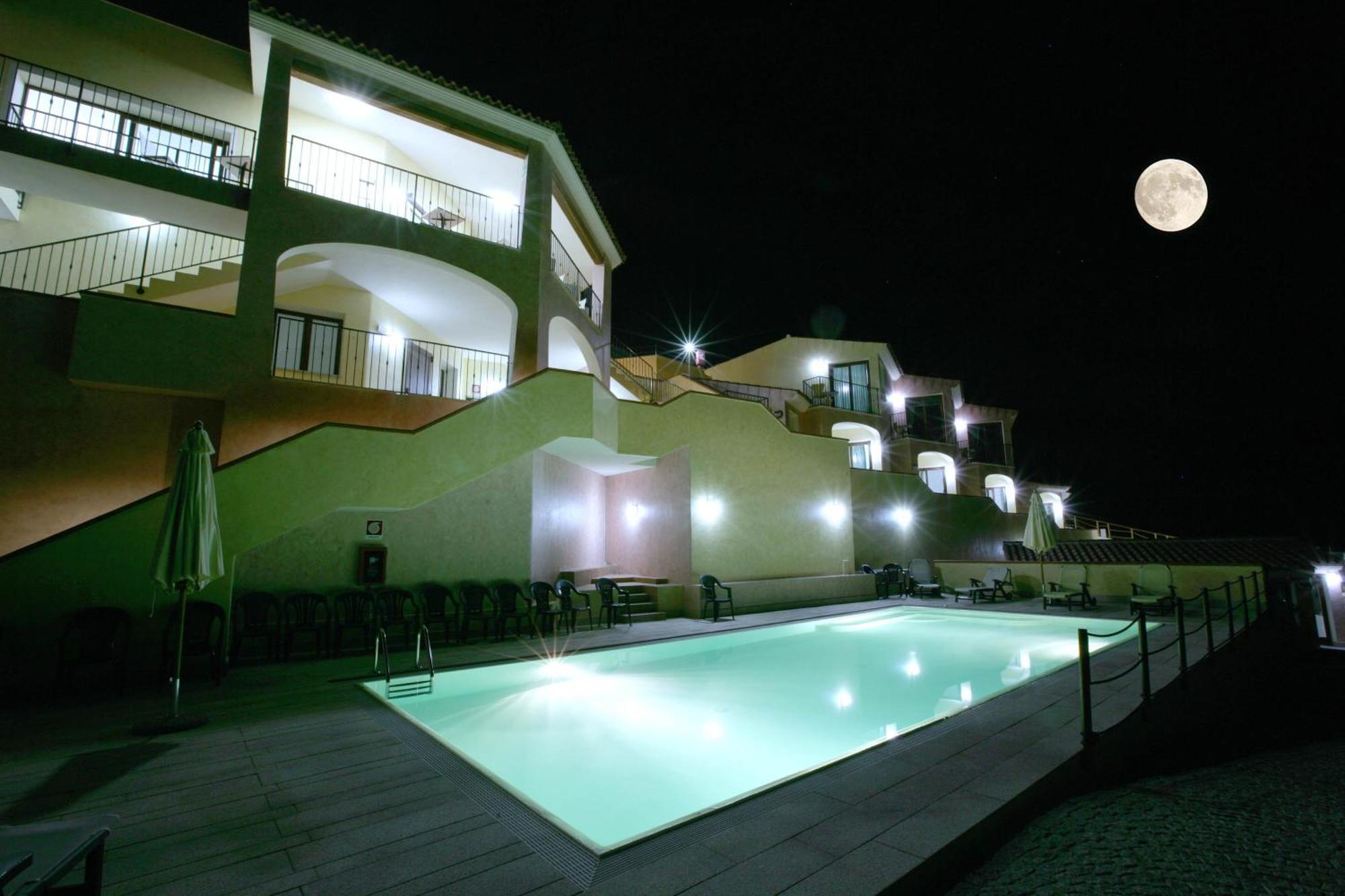Hotel Castello Budoni Kültér fotó